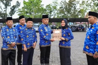 Perdana, H Asmar Lantik PPPK Tahap I di Kabupaten Kepulauan Meranti