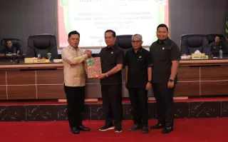 Bupati Kepulauan Meranti Sampaikan Nota Keuangan Ranperda Perubahan APBD 2025