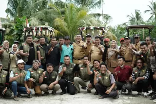 Bupati Asri Ludin Tambunan Dorong Produktivitas & Atasi Masalah Irigasi di Tanjung Rejo