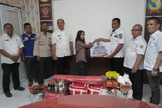 Bupati Asahan Salurkan Bantuan untuk Korban Longsor Marjanji Aceh