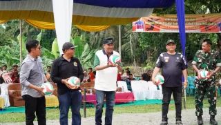 Dorong Lahirnya Bibit Atlet Langkat, Syah Afandin Buka Turnamen Voli Bahorok Bersatu