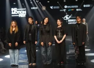 Program Fashion Binus University Tampilkan Kreativitas Lewat Fashion Show 'Threads of Freedom'