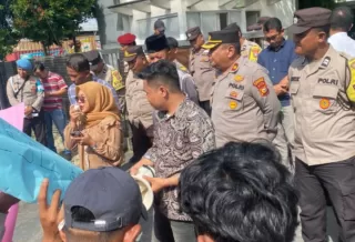 Warga Resah Jadi Sarang Ular, ALMAKRI Desak PUPRPKPP Riau Angkat Sheet Pile Sisa Proyek 2012