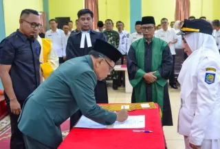 H Asmar Lantik 62 Pejabat di Lingkungan Pemkab Kepulauan Meranti