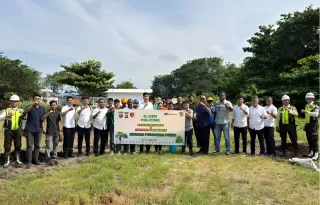 Green Policing, Reskrim Polres Bengkalis Sosialisasi Judol dan Tanam Pohon Bersama Karyawan ISA