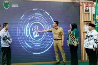 Bupati Mhd Fadhil Arief Luncurkan Aplikasi SRIKANDI