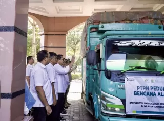 Lewat PalmCo Holding PTPN Tembus Wilayah Terisolasi Salurkan Bantuan di Sumut dan Aceh