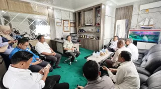 H Asmar Terima Silaturahmi Perum Bulog Riau Kepri, Bahas Stok Beras dan Rencana Pembangunan Gudang