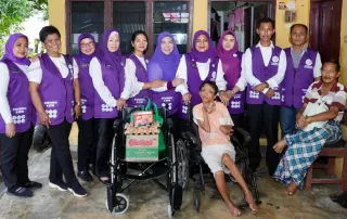Ketua Tim Pembina Posyandu Binjai Salurkan Bantuan untuk Disabilitas