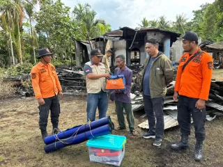 Rumah Warga di Rangsang Barat Dilalap Api, BPBD Salurkan Bantuan Darurat