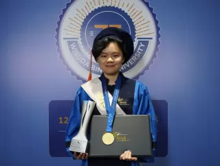 Perjalanan Kreatif Violetta Andani Berujung Manis di Wisuda ke 73 Binus University