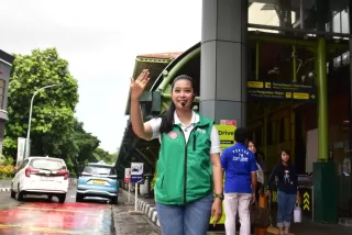 KAI Services Pastikan Area Parkir Stasiun Tertib dan Lancar dengan Petugas CSPE