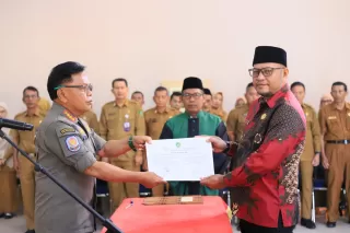 Lantik Kepala Sekolah Definitif di Seluruh Kecamatan, Ini Asa Bupati Kepulauan Meranti