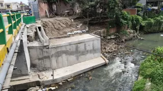 Proyek Penguatan Jembatan di Binjai Disorot, Aliran Sungai Menyempit