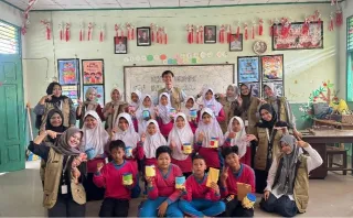 Mahasiswa Kukerta FMIPA UNRI Edukasi Siswa SDN 05 Jayapura Tanamkan Literasi Keuangan Sejak Dini