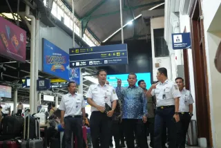 Wamen UMKM Apresiasi Pemanfaatan Ruang Bagi UMKM di Stasiun Yogyakarta