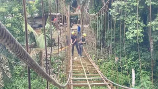 Wujudkan Mimpi Anak Sekolah, Polda Riau Kebut Jembatan Gantung di Kuansing