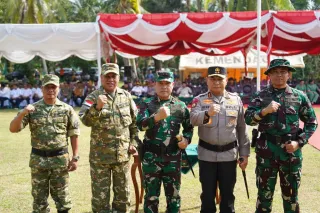 Pangdam Tuanku Tambusai dan Kapolda Riau Tunjukkan Soliditas TNI–Polri di TMMD ke 127
