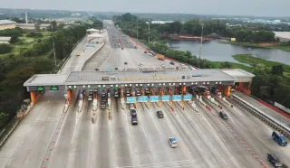 Potongan Tarif Tol Berlaku di Tol Trans Jawa, JTT Terus Pantau Lalin Melewati GT Cikampek Utama