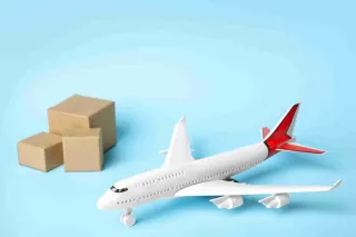 Mau Pilih Express atau Economy? Trik Tepat Waktu Saat Kirim Paket Luar Negeri