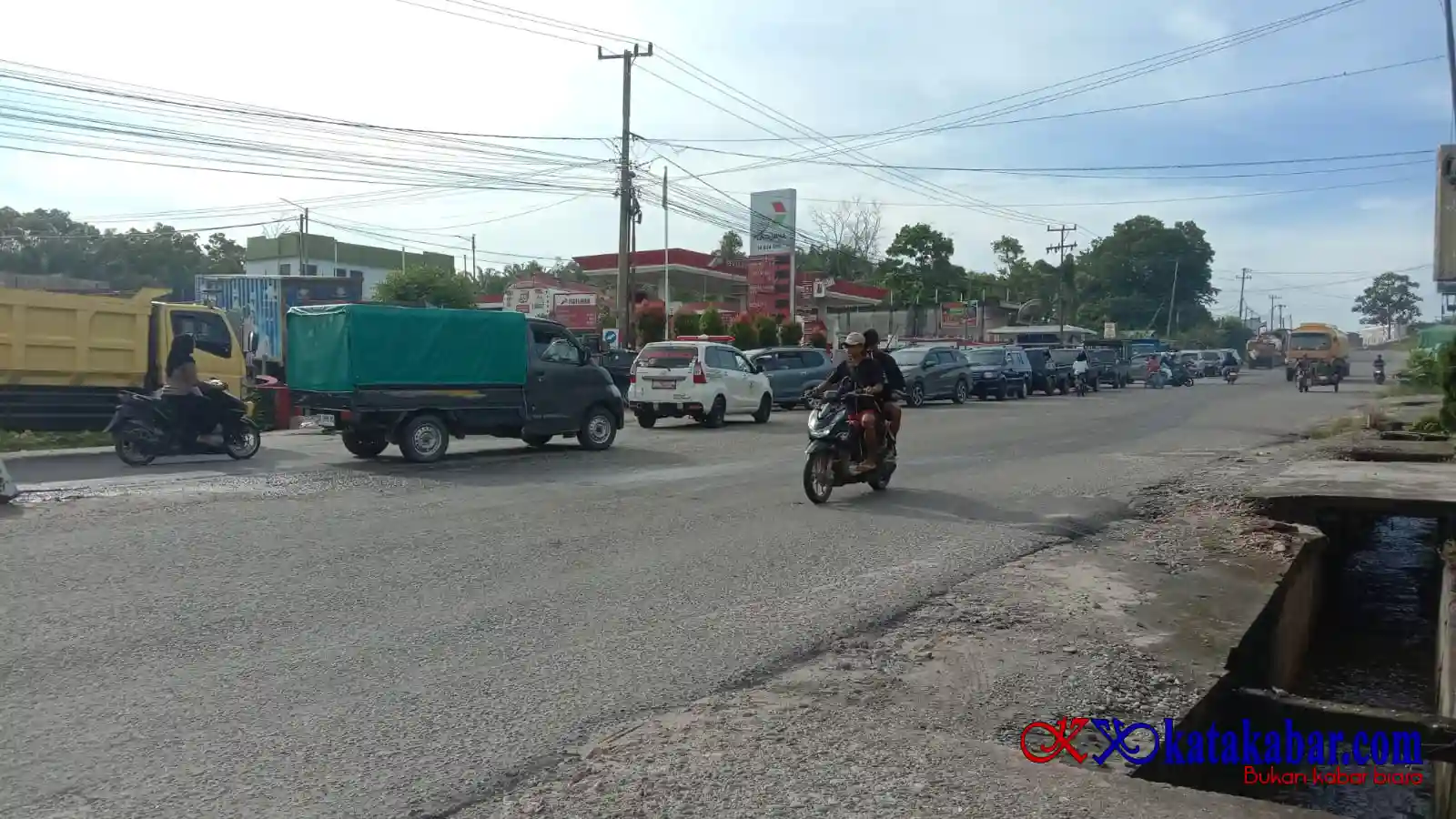 Antrean Kenderaan Isi BBM Mengular, Stok di Rohul Dijamin Aman!