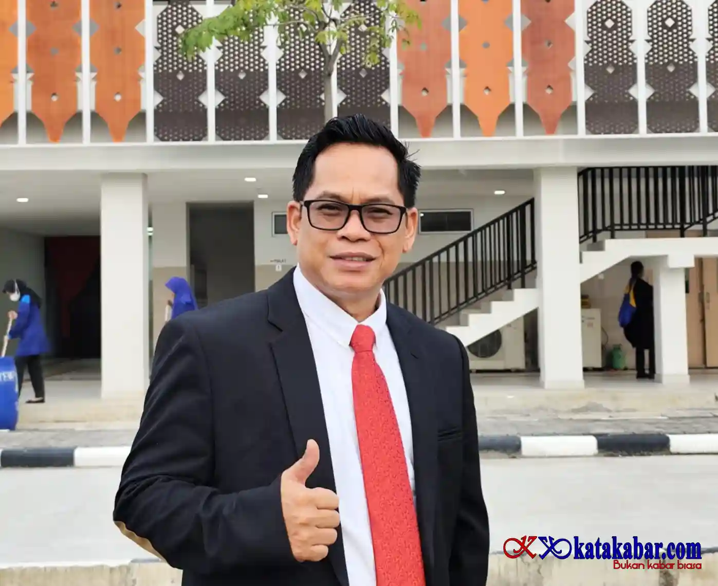 Saat Warga Turun Tangan: Pengamat Hukum Nilai Aksi Massa di Riau Sinyal Kepercayaan Publik Melemah