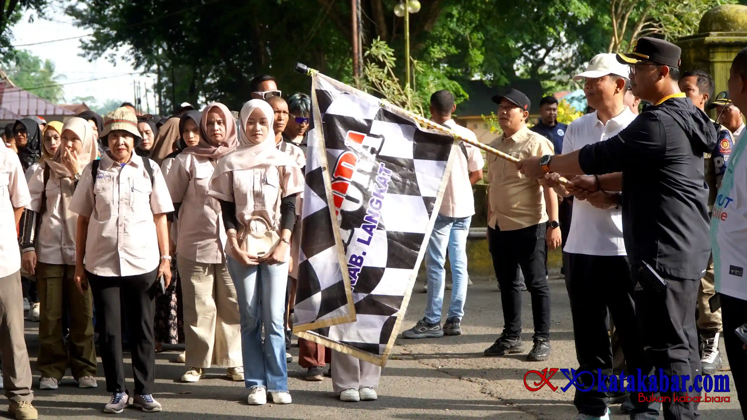 May Day Harmonis, Para Buruh Meriahkan Gerak Jalan Pemkab Langkat