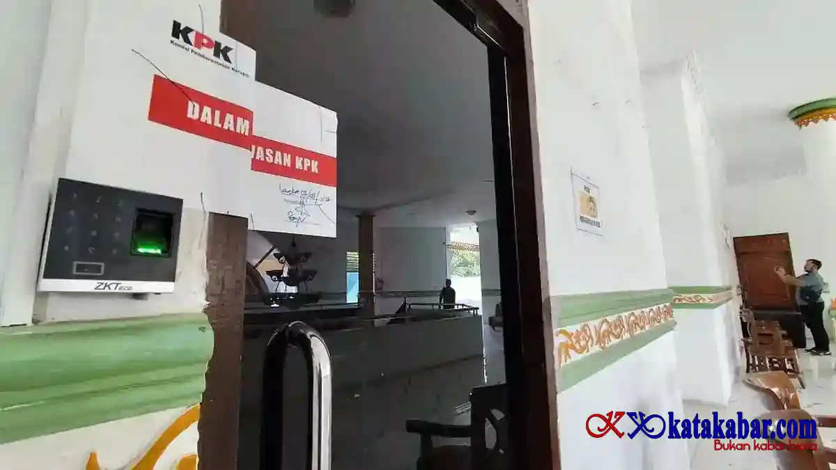 KPK Segel Ruang Kerja Bupati Langkat Usai OTT, 7 Orang Diamankan
