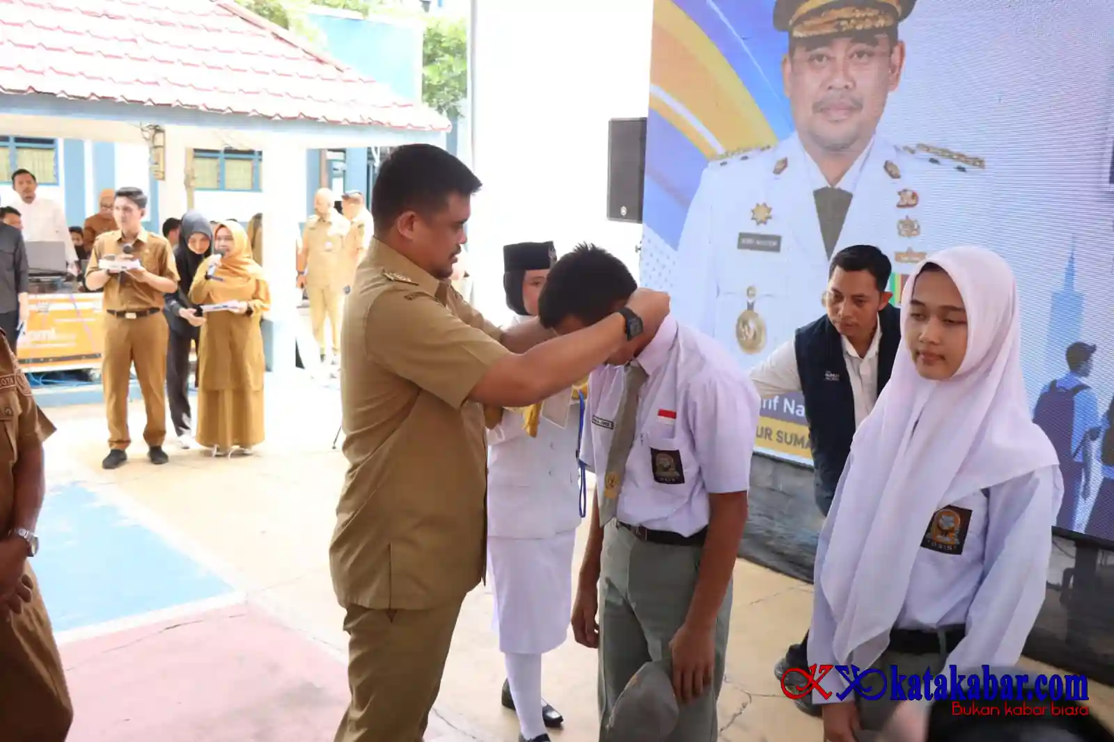 Bobby Nasution Buka MPLS SMA/SMK/SLB se-Sumut di Binjai, Tekankan Pendidikan Karakter dan Sekolah Gratis