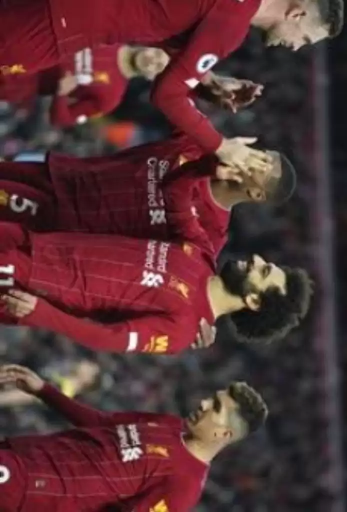 Diambang Juara, Begini Cara Fans Liverpool Sambut Piala yang Dinanti 30 Tahun Itu