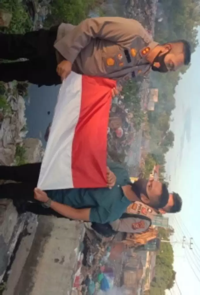 Kisah Pemuda Meranti 'Selamatkan' Bendera Merah Putih Dari Pembuangan Sampah