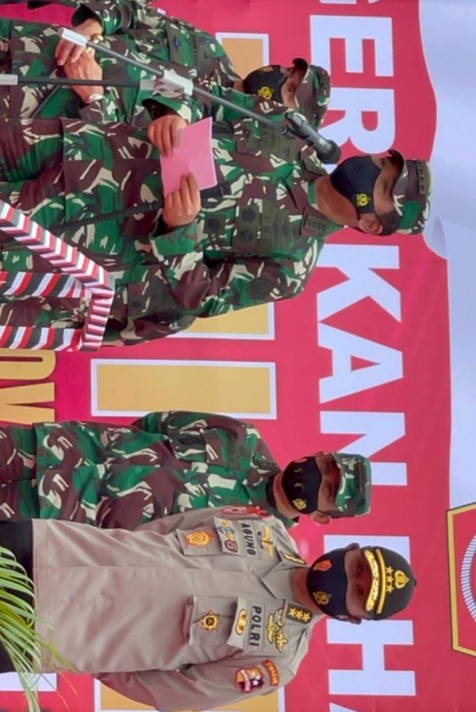 Berbagi Bingkisan di Sulawesi Tengah, Ini pesan Panglima TNI