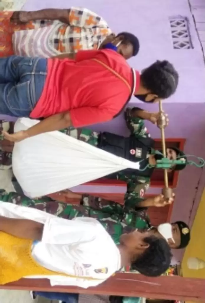 HGN ke 61, Satgas Yonif MR 413 Giat Posyandu di Yowong