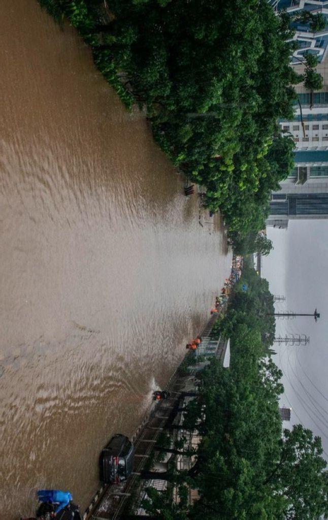 Ketinggian Air Variasi, Jakarta, Tangerang dan Bekasi Terendam Banjir
