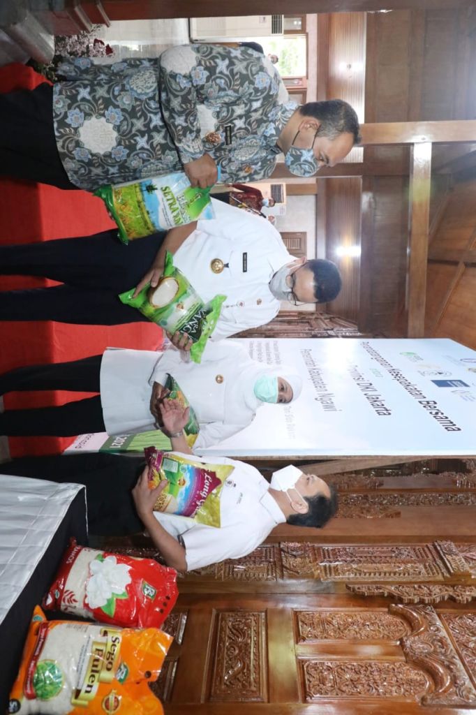 Jatim Surplus Beras 3,5 Juta Ton, Khofifah: Terima Kasih Gubernur DKI