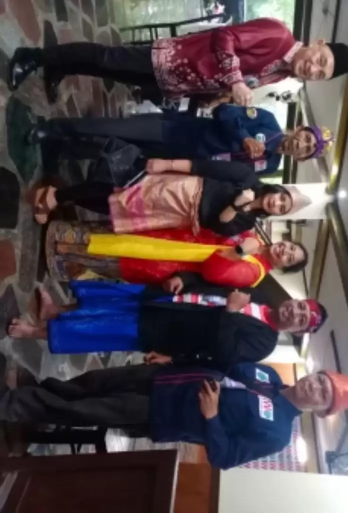Batik Khas Canteng Koneng Cenderamata Dari Sumenep di Rakernas IWO