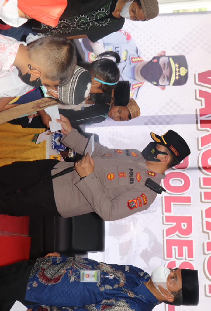 AKBP Danu  Pamungkas Totok Santuni Yatim dan Dhuafa