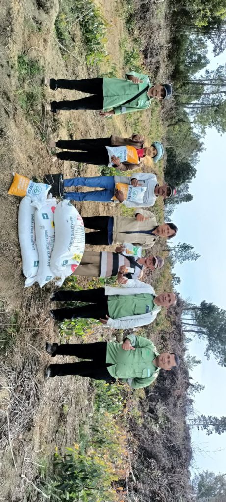 Program Intercrop Eukaliptu, TPL Bantu Bibit dan Pupuk ke Petani