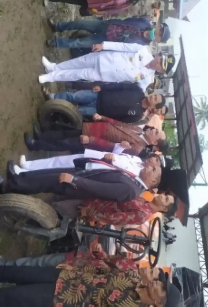 Bupati Taput Serahkan Alsintan dan Akte Notaris