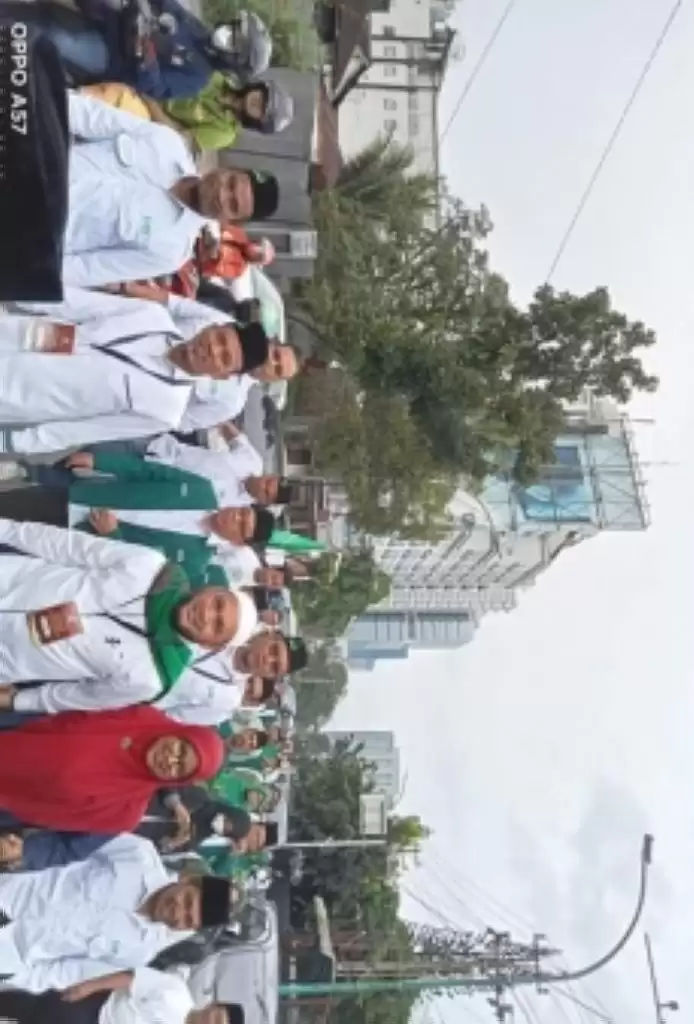 Gema Takbir, Doa dan Sholawat dari Mujahid Al-Washliyah Antarkan Dedi Iskandar Batubara daftar DPD ke KPUD Sumut
