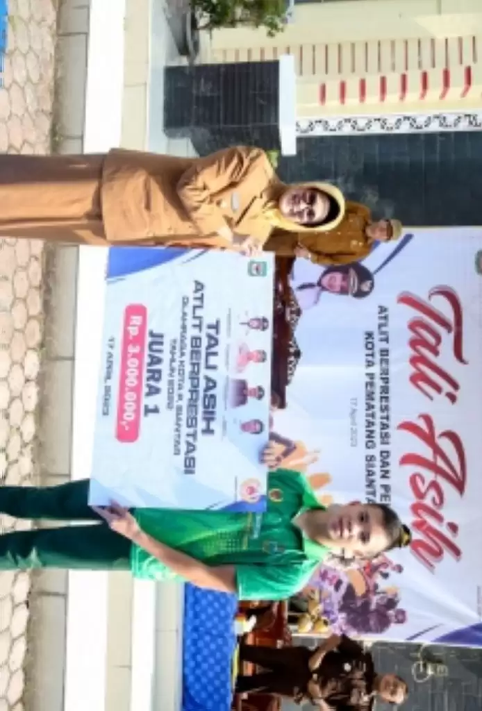 Dinilai Sebagai Pejuang Olahraga, Walikota Siantar Serahkan Tali Asih Kepada Atlet Berprestasi