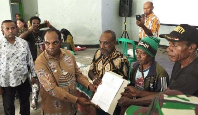 Izin Sawit Perusahaan Dicabut, Bupati Keerom kembalikan ke Masyarakat Adat
