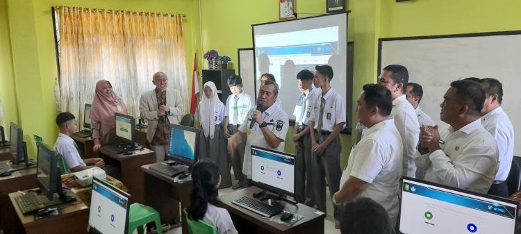 SMAN 8 Mandau Tuan Rumah Sosialisasi Pembelajaran Berbasis AI Bengkalis dan Dumai