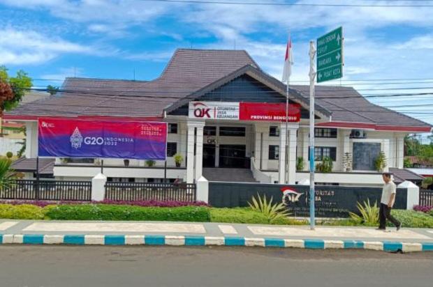 Petani Sawit Hindari Rentenir, OJK: Skema Pinjaman 'Jebakan Batman'