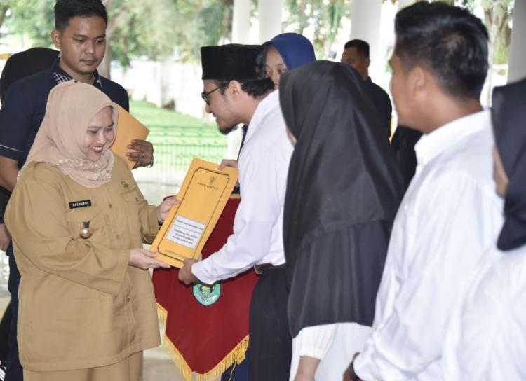 2024, Bupati Bengkalis Serahkan SK Pengangkatan 341 Pendamping Desa dan Kelurahan