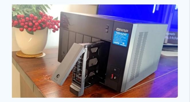 NAS Thunderbolt 4 Bikin Hemat Waktu dan Uang Anda