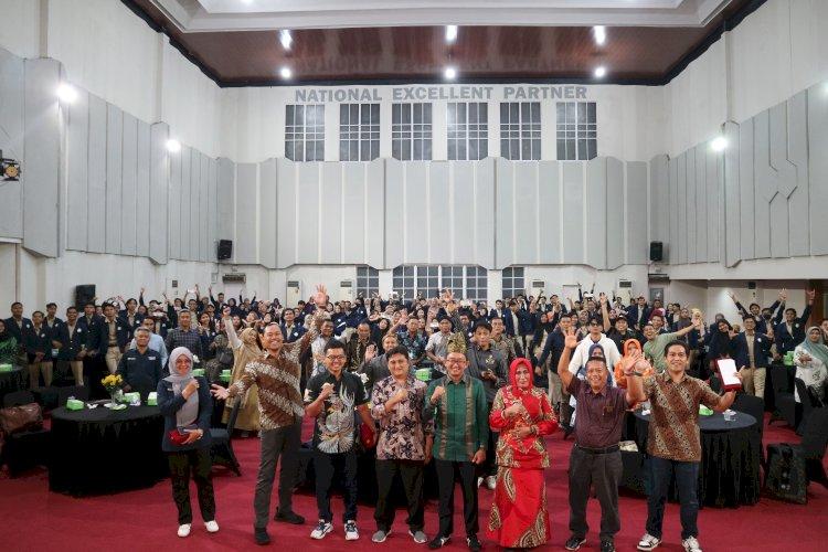 Pembuatan Produk Kerajinan dan Batik Bahan Sawit Ditampilkan ke UMKM dan Mahasiswa