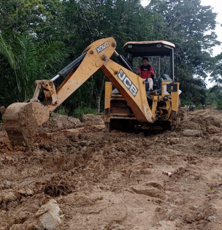 Dorong Pertumbuhan Ekonomi, PUPR Rohul Perbaiki Ruas Jalan Pendalian-Patok Seribu