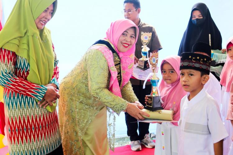Pelepasan Siswa TK Yapis Selatpanjang, Ini Pesan Bunda PAUD Kepulauan Meranti