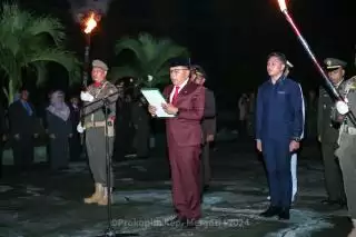 H Asmar Pimpin Apel Kehormatan dan Renungan Suci HUT RI ke 79 tahun 2024